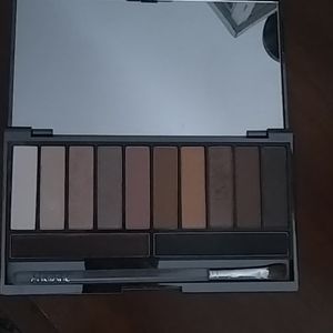 Clinique Eyeshadow Palette and brush
